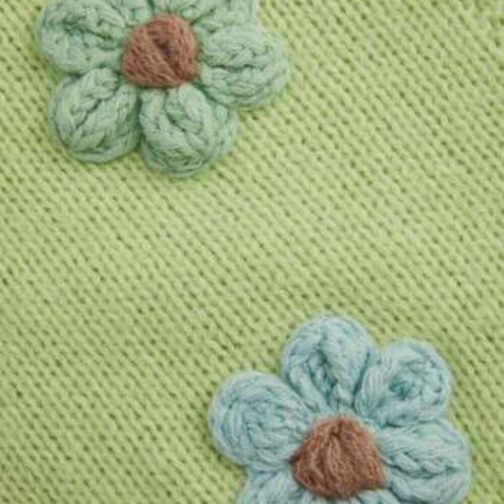 Cider Knit V-neck Button Flower Cardigan NWT, Size M - Picture 4 of 17